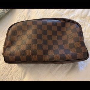 Louis Vuitton Damier Ebene Toiletry Bag 25